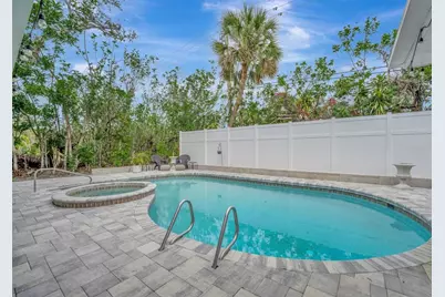 567 Venice Lane, Sarasota, FL 34242 - Photo 4