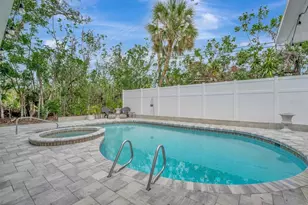 567 Venice Ln, Sarasota, FL 34242 - Photo 4