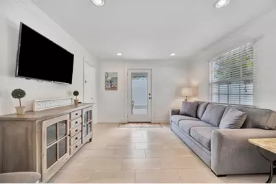 567 Venice Lane, Sarasota, FL 34242 - Photo 18