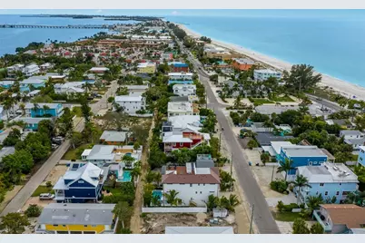 2213 Avenue C, Bradenton Beach, FL 34217 - Photo 16