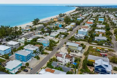 2213 Avenue C, Bradenton Beach, FL 34217 - Photo 18