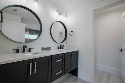 2213 Avenue C, Bradenton Beach, FL 34217 - Photo 40