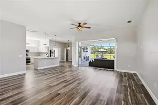 574 Planters Manor Way, Bradenton, FL 34212 - Photo 8