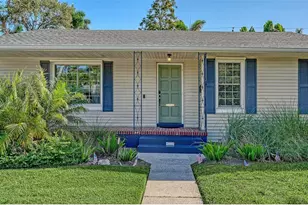 121 24th St W, Bradenton, FL 34205 - Photo 2