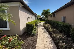 8724 Bellussi Dr, Sarasota, FL 34238 - Photo 4