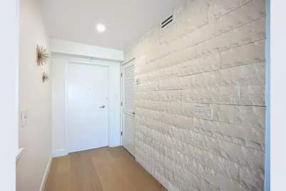 435 S Gulfstream Avenue #1006, Sarasota, FL 34236 - Photo 8