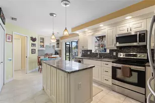 4966 Clubview Ct E, Bradenton, FL 34203 - Photo 20