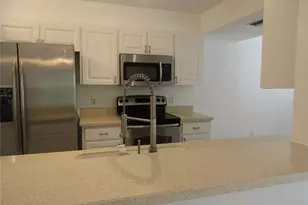 5684 Sheffield Greene Cir, Sarasota, FL 34235 - Photo 8