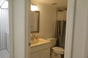 5684 Sheffield Greene Cir, Sarasota, FL 34235 - Photo 14