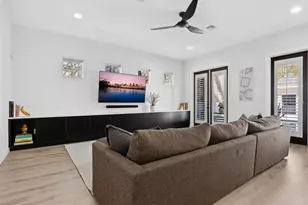 2159 Hawthorne St, Sarasota, FL 34239 - Photo 14