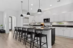 2159 Hawthorne St, Sarasota, FL 34239 - Photo 10