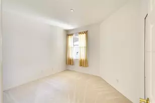 4253 Cascade Falls Dr, Sarasota, FL 34243 - Photo 18