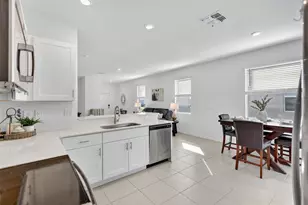 2632 Sunray Venus Wy, Ruskin, FL 33570 - Photo 14