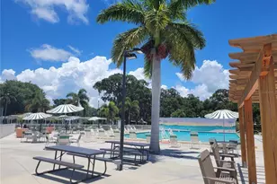 305 Oakwood Blvd E, Sarasota, FL 34237 - Photo 48