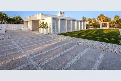 7647 Sanderling Road, Sarasota, FL 34242 - Photo 4