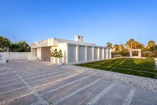 7647 Sanderling Rd, Sarasota, FL 34242 - Photo 4