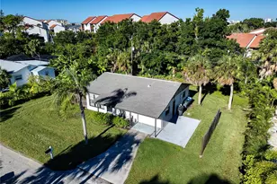 1641 Memory Ln, Sarasota, FL 34231 - Photo 2