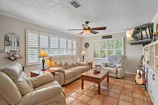 2210 8th Ave W, Bradenton, FL 34205 - Photo 2