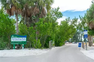 1900 Benjamin Franklin Dr, Sarasota, FL 34236 - Photo 42