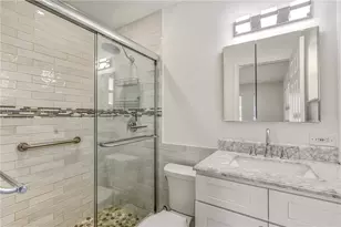 1900 Benjamin Franklin Dr, Sarasota, FL 34236 - Photo 32