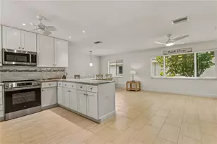 1900 Benjamin Franklin Dr, Sarasota, FL 34236 - Photo 12