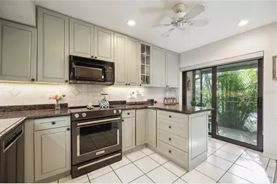 2584 Arboretum Circle #20, Sarasota, FL 34232 - Photo 12