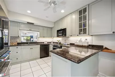 2584 Arboretum Circle #20, Sarasota, FL 34232 - Photo 8