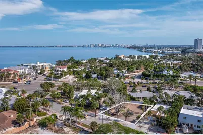 335 N Washington Drive, Sarasota, FL 34236 - Photo 2