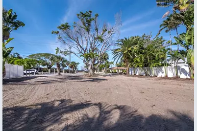 335 N Washington Drive, Sarasota, FL 34236 - Photo 14