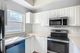 4275 Castlebridge Ln, Sarasota, FL 34238 - Photo 8