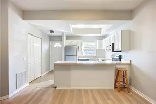 4275 Castlebridge Ln, Sarasota, FL 34238 - Photo 12