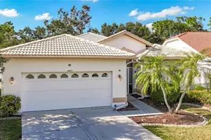 4417 Beauchamp Ct, Sarasota, FL 34243 - Photo 2
