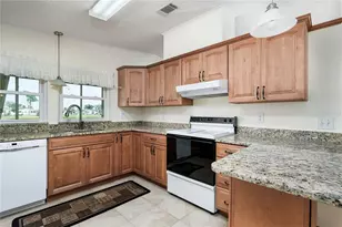 8206 Marie Ln, Ellenton, FL 34222 - Photo 10