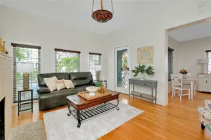 446 Burns Ct, Sarasota, FL 34236 - Photo 6