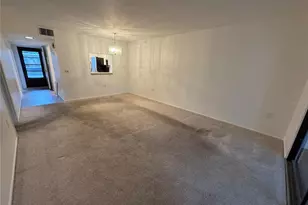 379 Springdale Dr, Bradenton, FL 34210 - Photo 2