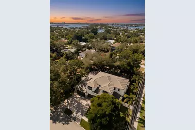 3512 Camino Real, Sarasota, FL 34239 - Photo 4