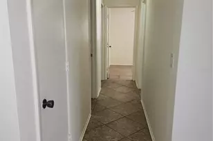 3914 Gatewood Dr, Sarasota, FL 34232 - Photo 10