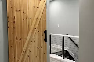 3827 Parkridge Cir, Sarasota, FL 34243 - Photo 32