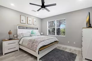 3827 Parkridge Cir, Sarasota, FL 34243 - Photo 16