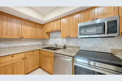 631 N Orange Avenue #208, Sarasota, FL 34236 - Photo 10