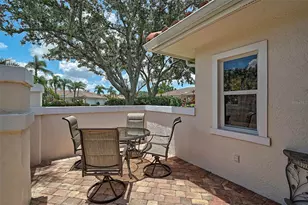 7341 Golf Pointe Cir, Sarasota, FL 34243 - Photo 6