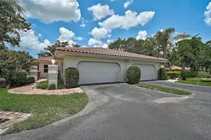 7341 Golf Pointe Cir, Sarasota, FL 34243 - Photo 2