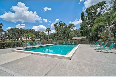 7341 Golf Pointe Circle, Sarasota, FL 34243 - Photo 40