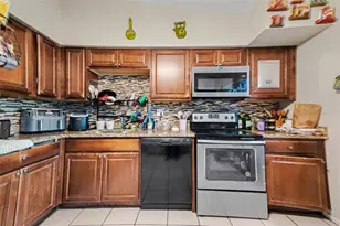 3635 Bali Dr, Sarasota, FL 34232 - Photo 6