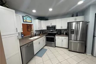 523 Spring Lakes Blvd, Bradenton, FL 34210 - Photo 8