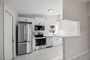 818 28th St Cir E, Bradenton, FL 34203 - Photo 8