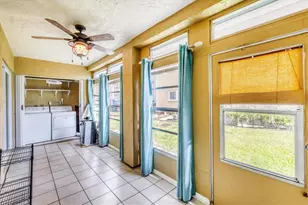 3521 Lake Bayshore Dr, Bradenton, FL 34205 - Photo 28