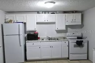 915 58th Ave Dr E, Bradenton, FL 34203 - Photo 8