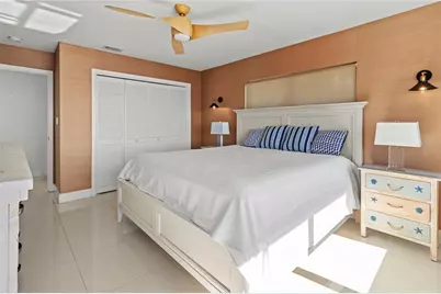 400 Golden Gate Point #11, Sarasota, FL 34236 - Photo 20