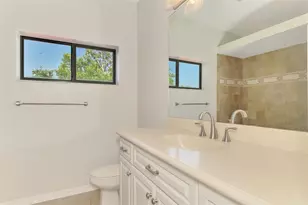 5684 Eastwind Dr, Sarasota, FL 34233 - Photo 38